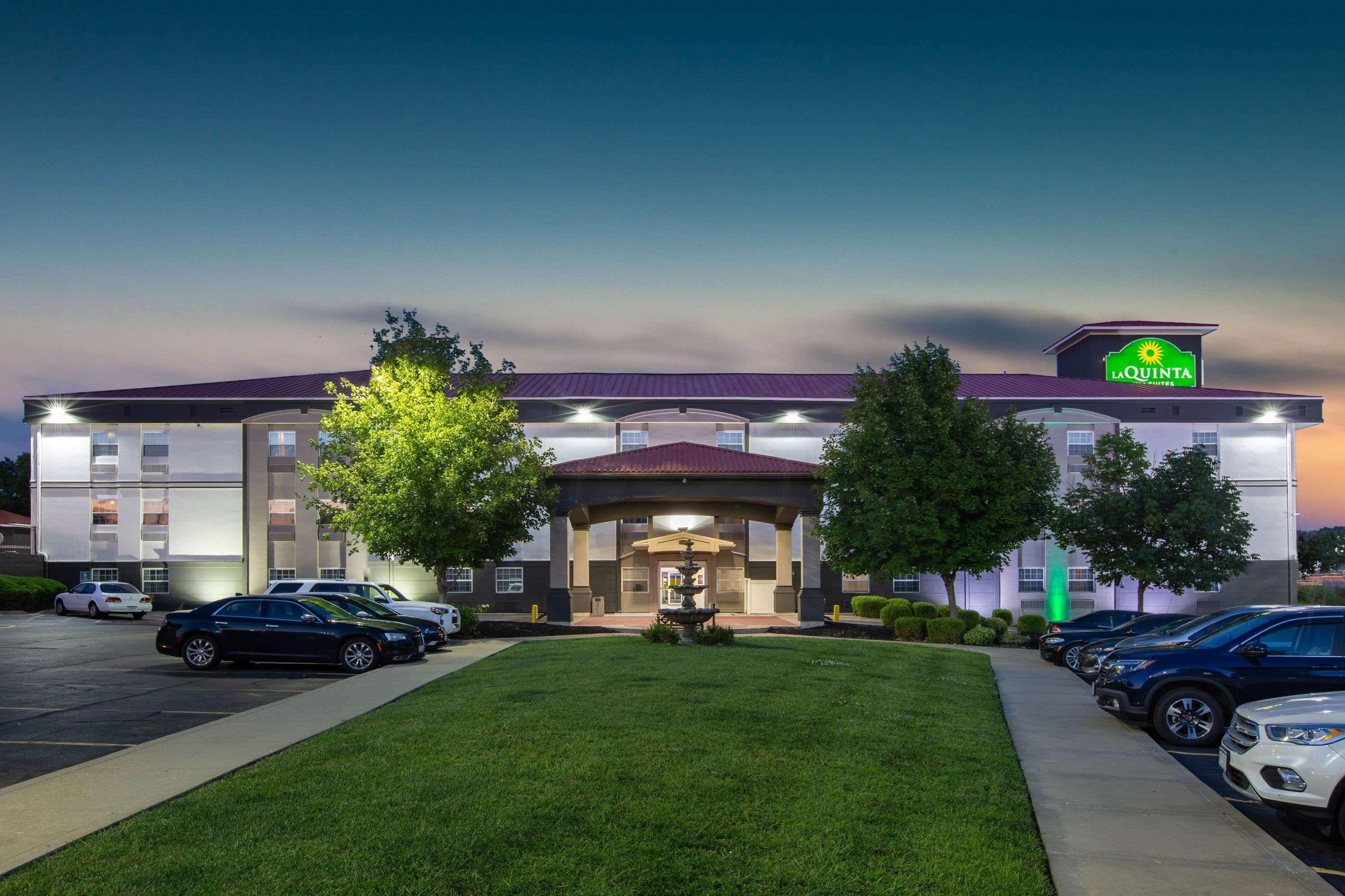 Hotel La Quinta By Wyndham Blue Springs Exterior foto